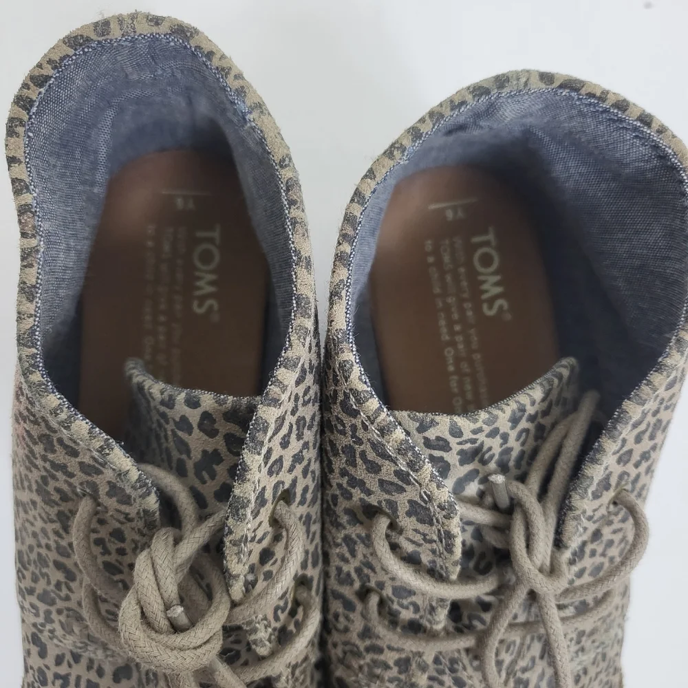 Toms Kala Desert Wedge Cheetah Suede Boots 6 YOUTH 8 WOMENS